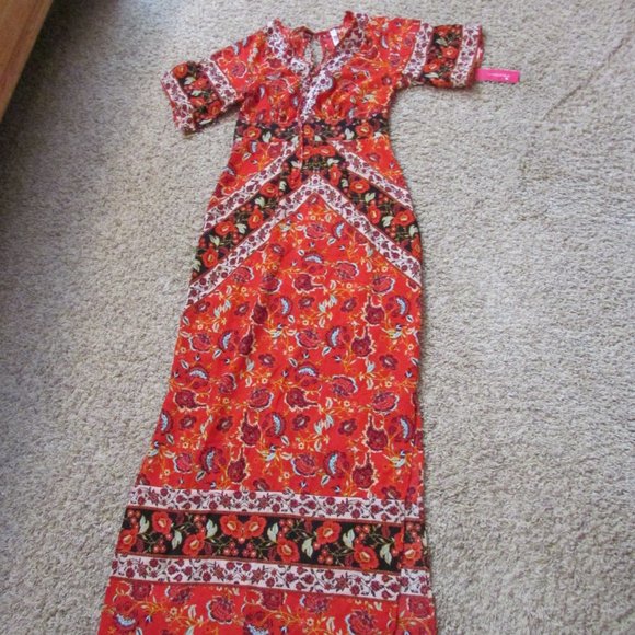 NWT Xhilaration XS Red Black Floral Maxi Chiffon Dress Open Back Side Slits - Picture 3 of 3